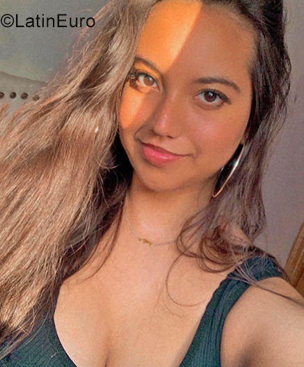 Date this happy Spain girl Carla from Madrid ES676