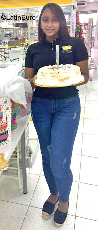 Date this sultry Dominican Republic girl Jazmin Reyes from Santo Domingo DO40475