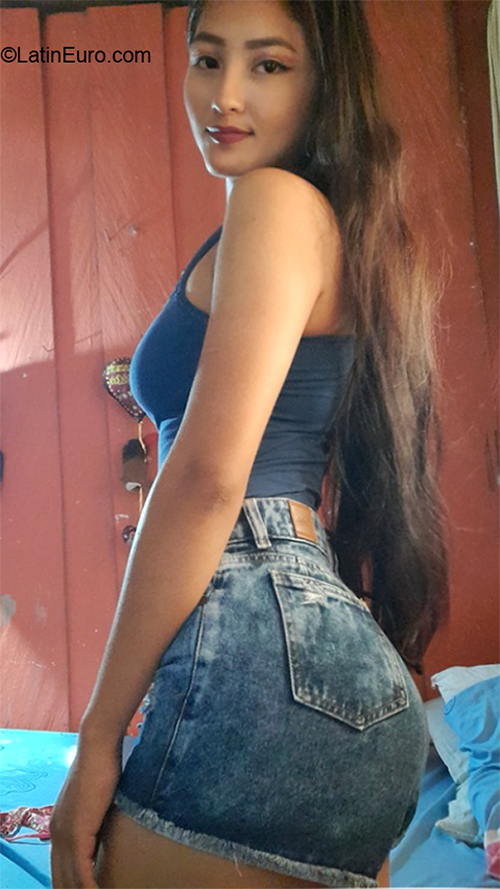 Date this nice looking Colombia girl Thalia from Medellin CO31253