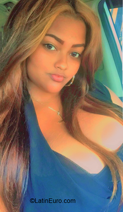 Date this voluptuous Dominican Republic girl Yuli from Santo Domingo DO40589