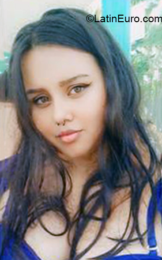 Date this stunning Colombia girl Liseth from Neiva CO31357