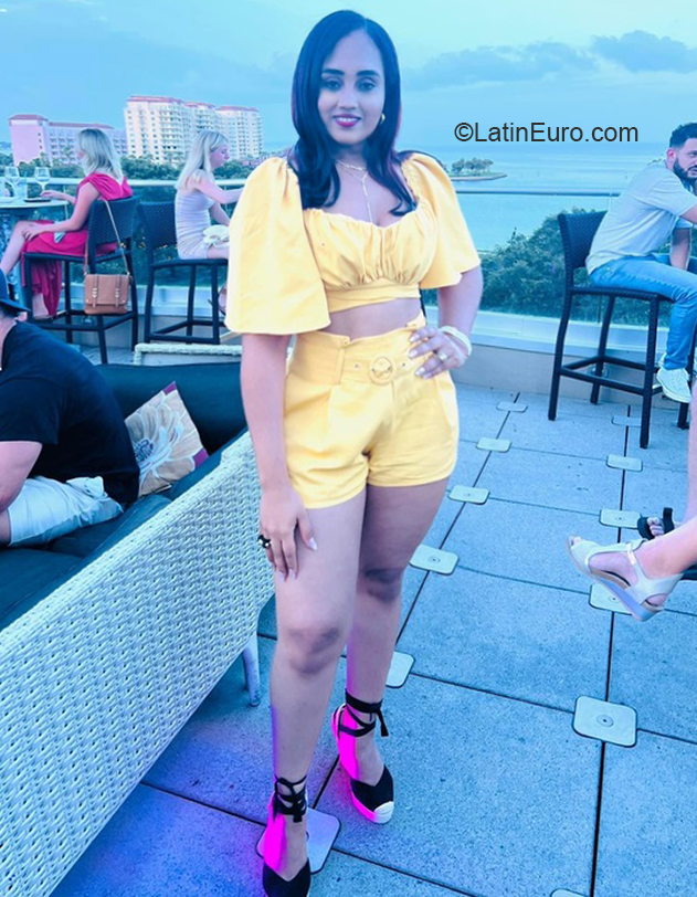 Date this pretty Dominican Republic girl Charimal from Santiago DO40594
