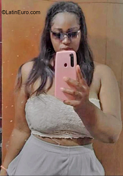 Date this pretty Colombia girl Maira from Medellin CO31576