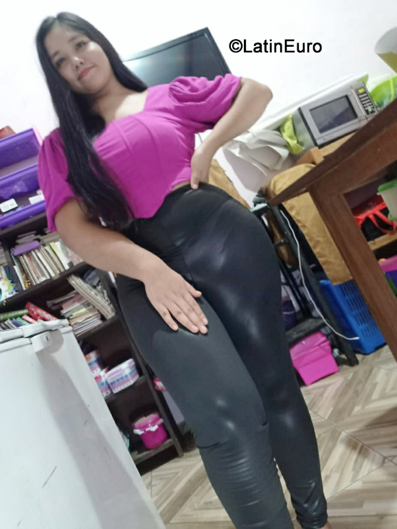 Date this athletic Bolivia girl Rosa from Santa Cruz BO136