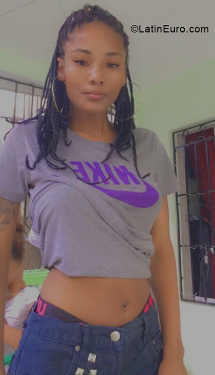 Date this attractive Dominican Republic girl Sofia from Puerto Plata DO40623