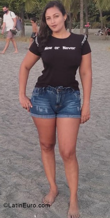 Date this delightful Colombia girl Jhohana from Santa Marta CO31444