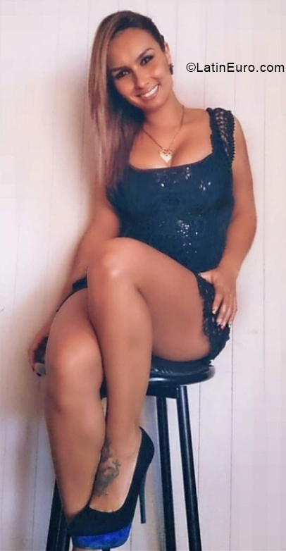 Date this stunning Egypt girl Miller from Arabia CR503