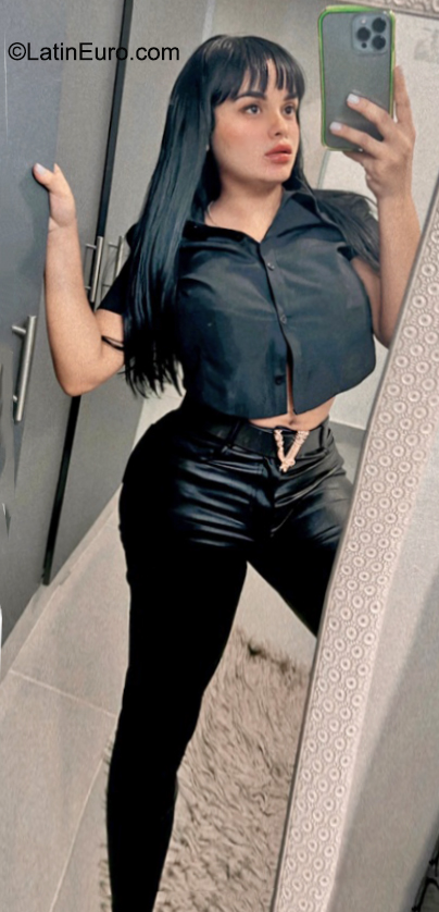 Date this sultry Dominican Republic girl Cristina from Santiago DO40685