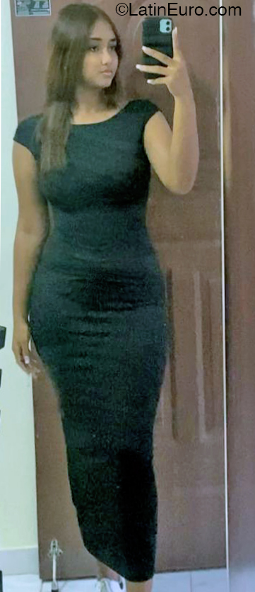 Date this hot Dominican Republic girl Alia from Distrito Nacional DO43194