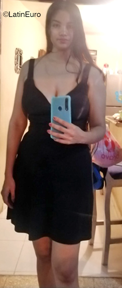 Date this gorgeous Dominica girl Isabel from Santo Domingo US22170