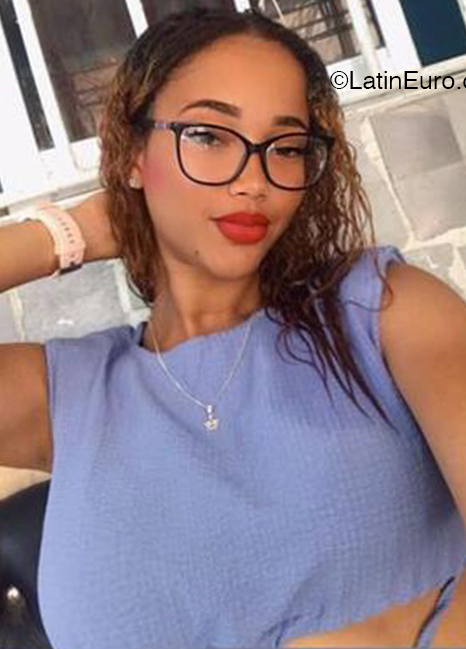 Date this funny Dominican Republic girl Nata from cibao DO44810