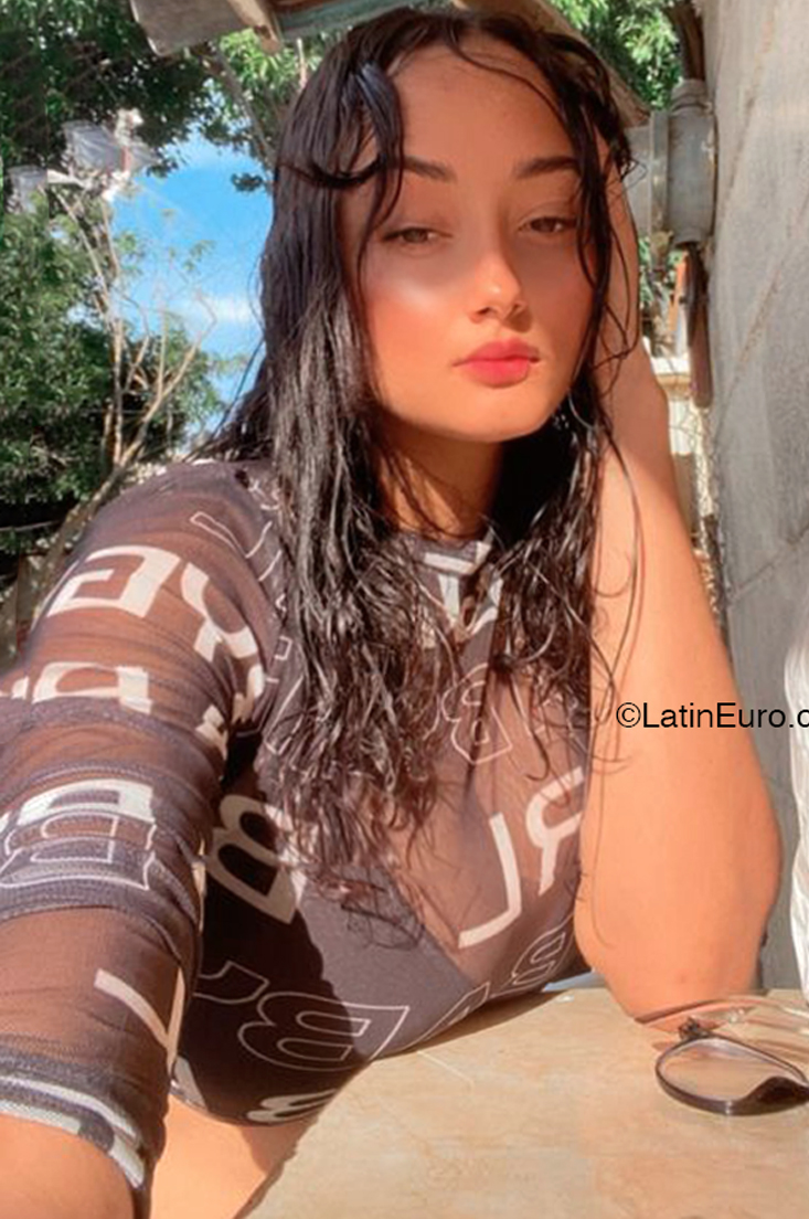 Date this tall Dominican Republic girl Ana from Santiago DO44923