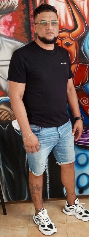 Date this young Dominican Republic man Hnr from La Romana DO45043