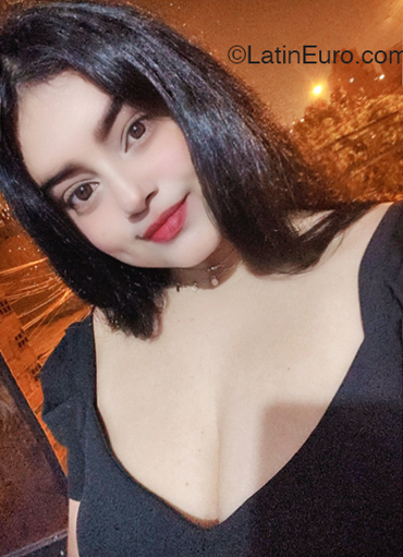 Date this nice looking Peru girl L. Garcia from Los Angeles - Estados Unidos US22358