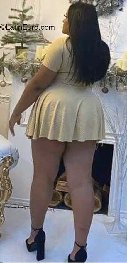 Date this beautiful Dominican Republic girl Berenice from Santo Domingo DO45313