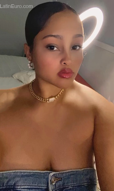 Date this cute Dominican Republic girl Patricia from Santo Domingo DO45523