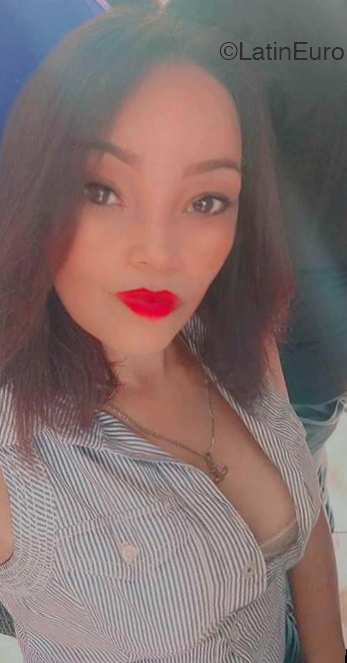 Date this delightful Dominican Republic girl Yessi from Azua DO46008