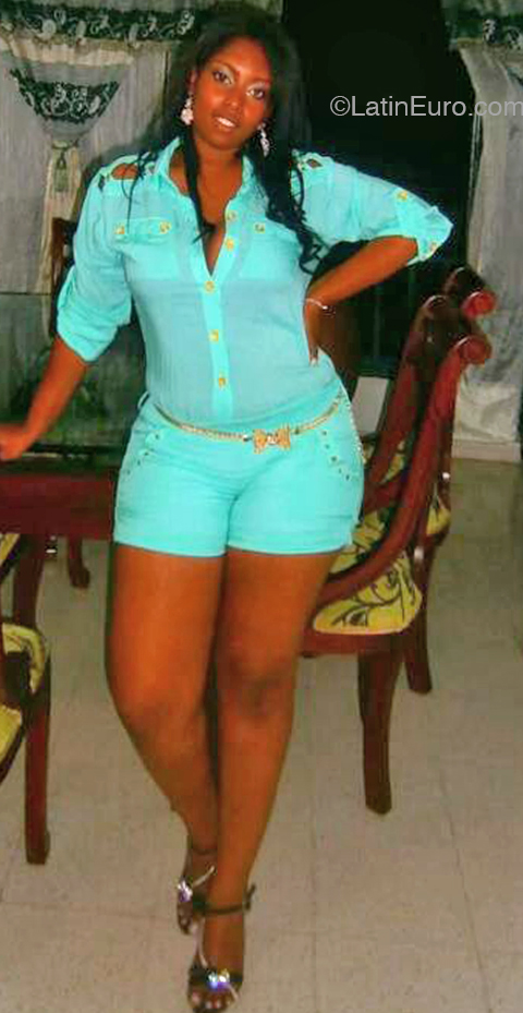 Date this sensual Colombia girl Yelit from Cali CO32459