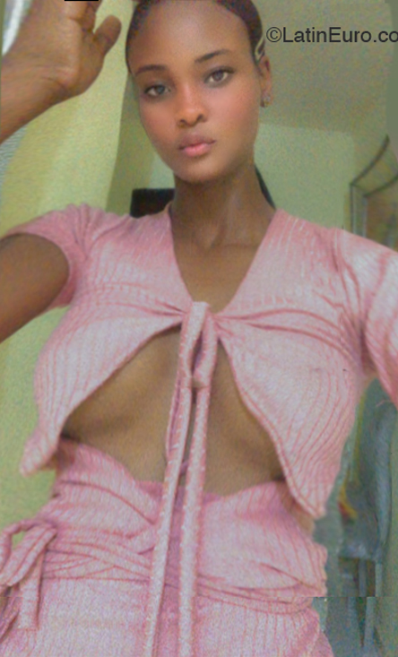 Date this fun Dominican Republic girl Leida from Santo Domingo DO46434