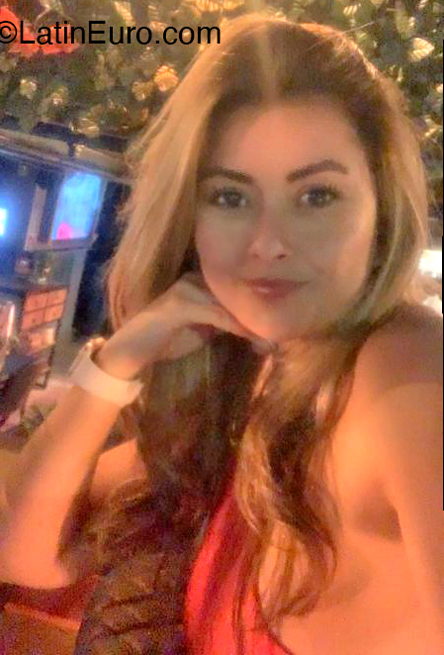 Date this beautiful Colombia girl Maria from Bogota CO32471