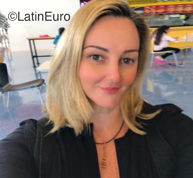 Date this passionate Venezuela girl Patricia from Caracas VE4507