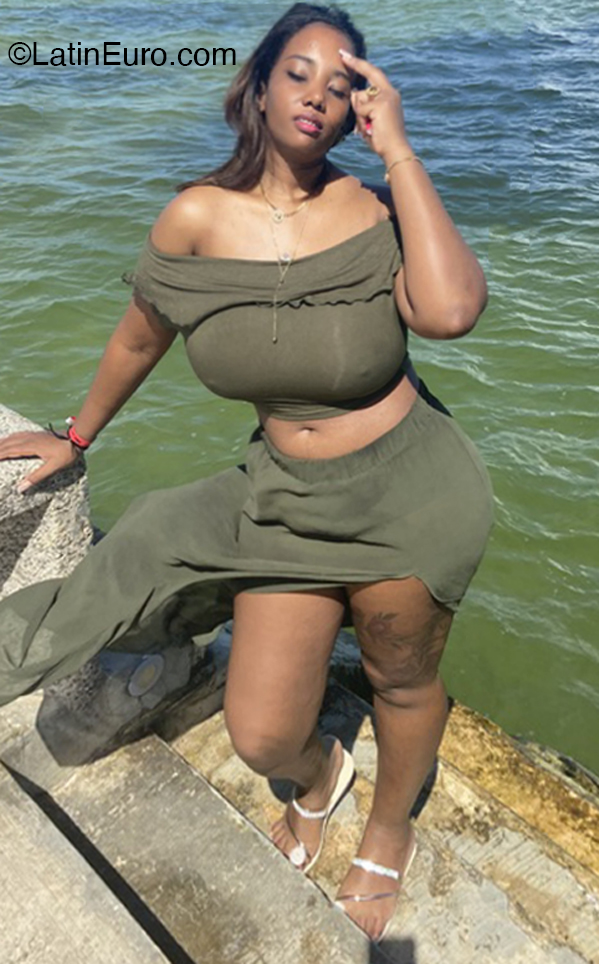Date this stunning Dominican Republic girl Marleny from Santo Dominigo DO46695