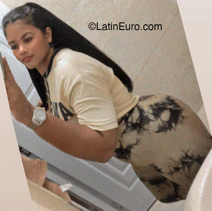 Date this exotic Dominican Republic girl Vianny from Santigo DO47205