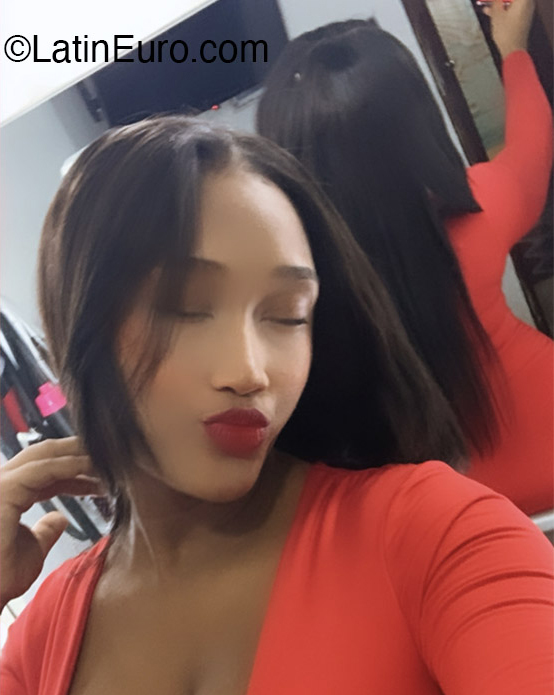Date this nice looking Dominican Republic girl Yhoanna from La Romana DO47209