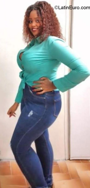 Date this gorgeous Guadeloupe girl Diana from Le Gosier GP26