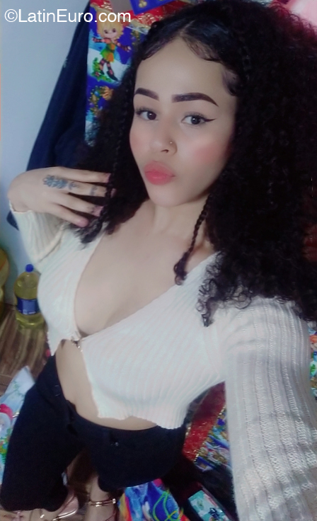 Date this funny Peru girl Mary from Lima PE2075