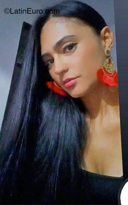 Date this cute Colombia girl Yary from Medellin CO32970