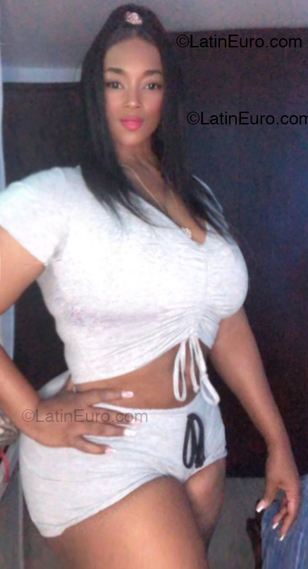 Date this cute Colombia girl Kmila from Armenia CO33573