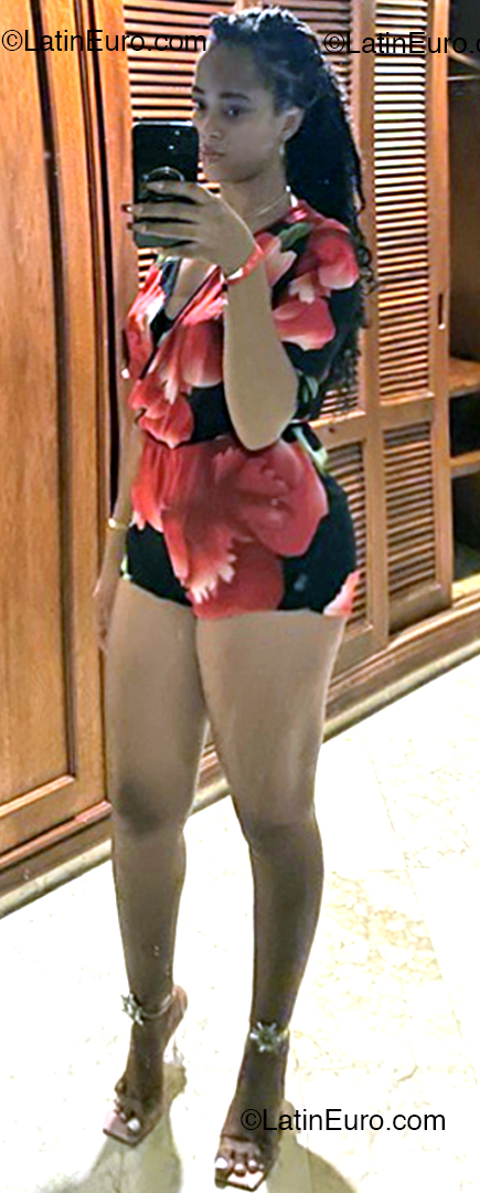 Date this fun Dominican Republic girl Samantha from Santo Domingo DO53185