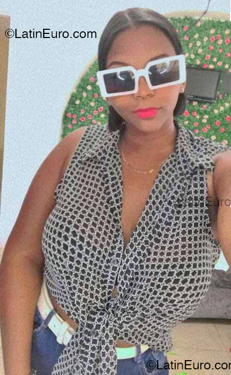 Date this passionate Dominican Republic girl Dilenia from Santiago DO53889