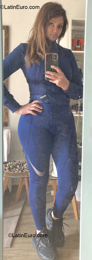Date this young Chile girl Isabel from Santiago CL432