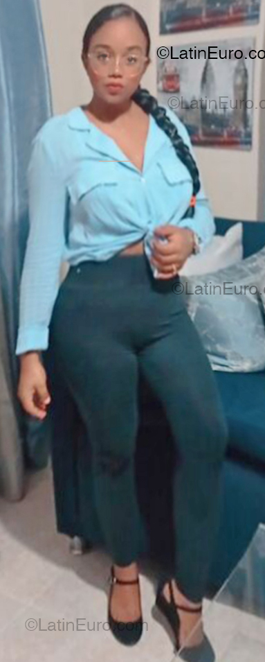 Date this funny Dominican Republic girl Michelly from Santo Domingo DO53940