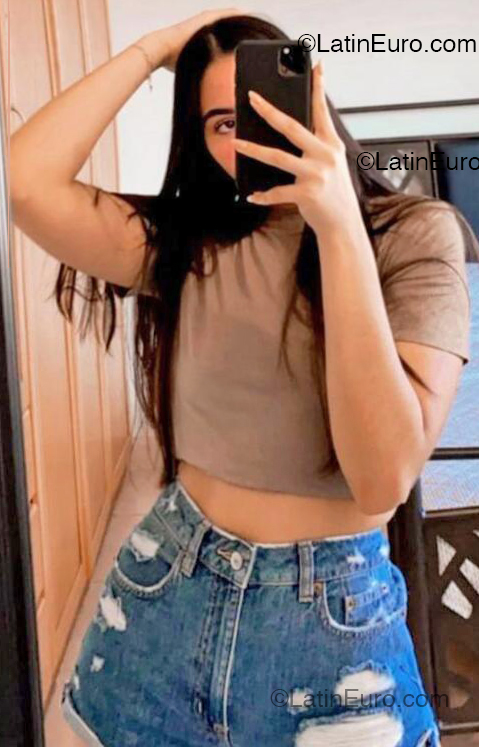 Date this happy Colombia girl Camila from Medellin CO33186