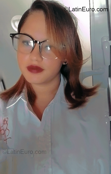 Date this hard body Dominican Republic girl Gabriela from Santiago DO54027