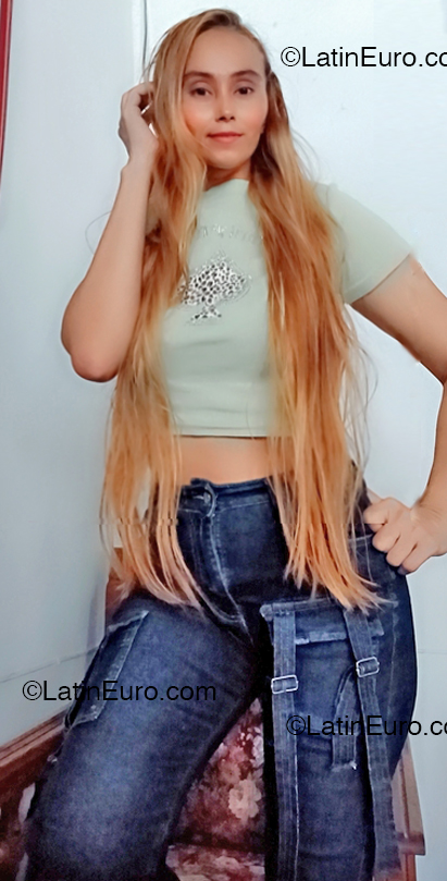 Date this sultry Colombia girl Sofia from Bogota CO33233