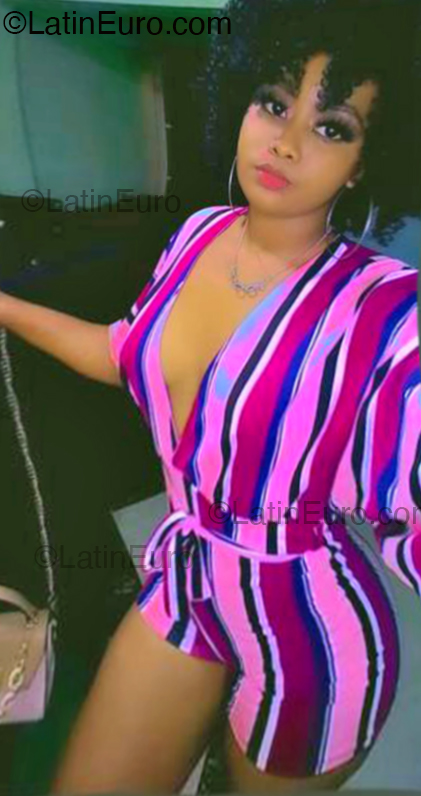 Date this young Dominican Republic girl Yenni from Santo Domingo DO54403