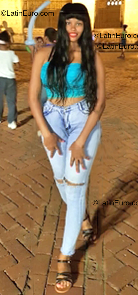 Date this passionate Dominican Republic girl Amaya from Santo Domingo DO54450