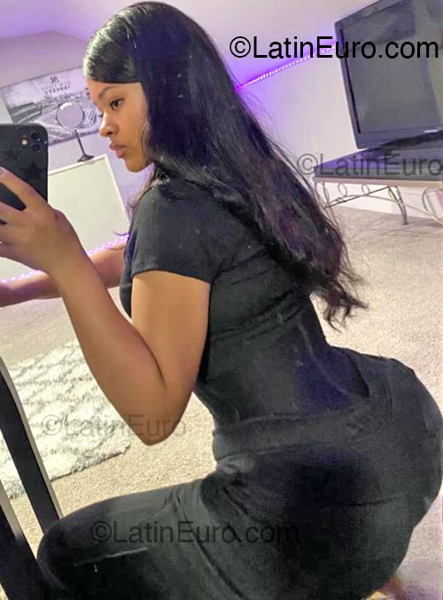 Date this sensual Dominican Republic girl Valery from Bajos De Haina DO54462