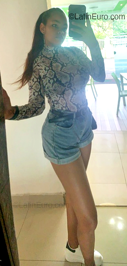 Date this cute Dominican Republic girl Marian from El Seibo DO54513