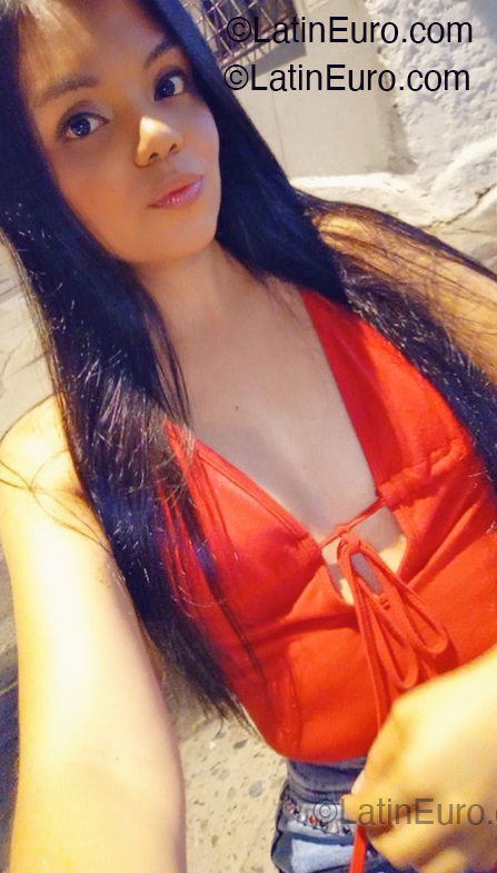 Date this passionate Colombia girl Angie from Cali CO33260