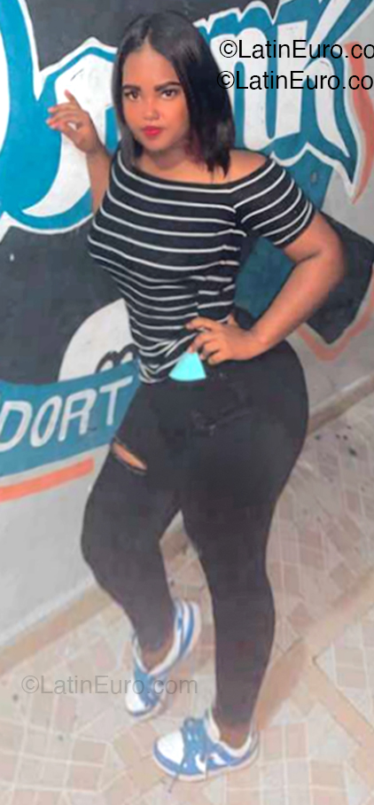 Date this sensual Dominican Republic girl Mara from Santo Domingo DO55786