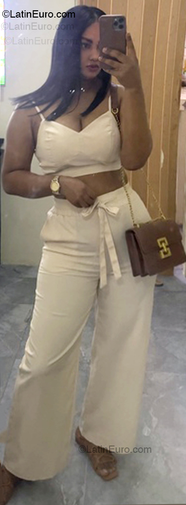 Date this delightful France girl Massiela from Paris FR382