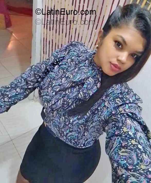 Date this delightful Dominican Republic girl Melissa from Santo Domingo DO54679