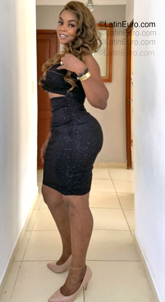 Date this sensual Dominican Republic girl Ant from Santo Domingo DO54839