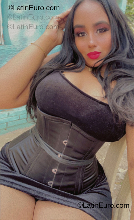 Date this pretty Dominican Republic girl Estrella from Estrella DO54938