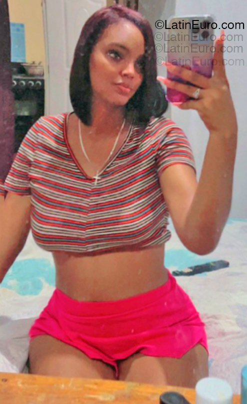 Date this stunning Dominican Republic girl Kiara from Sanchez Ramirez DO55017